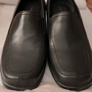 NWT Covington size 7 black loafers